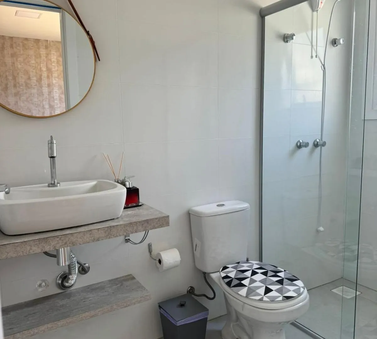 Suites De Padua - Quartos Com Banheiro Privativo Em Casa Ampla E Moderna Em Santo Antonio De Lisboa - Florianopolis - Sc - Br 0*,