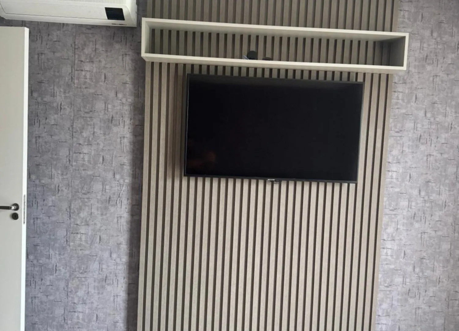 Suites De Padua - Quartos Com Banheiro Privativo Em Casa Ampla E Moderna Em Santo Antonio De Lisboa - Florianopolis - Sc - Br